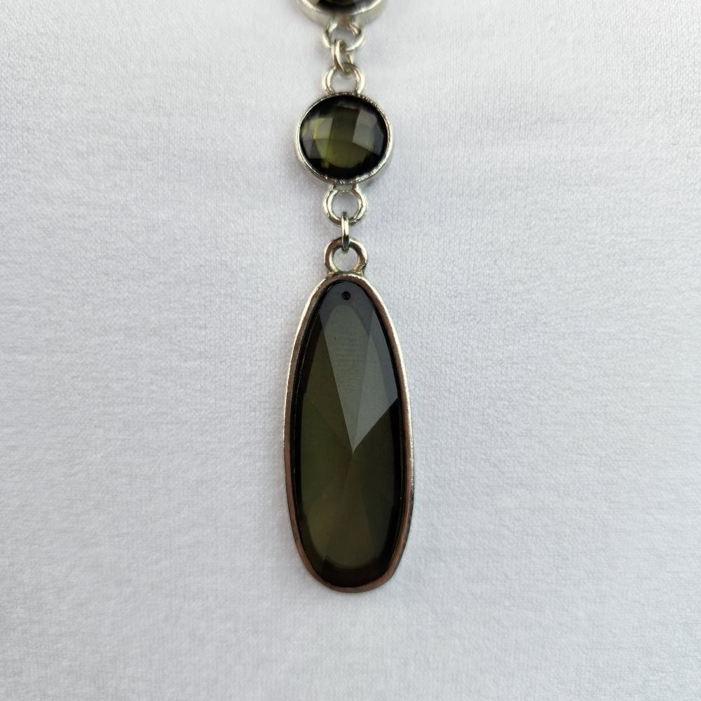 🔺️Silver Tone Chain & Green Beaded Drop Necklace - Picture 13 of 16